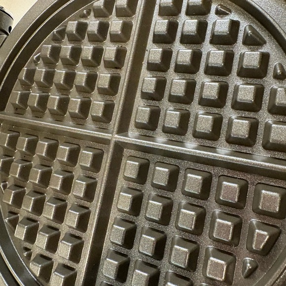 All-Clad stainless round Waffle Maker Williams Sonoma - Picture 7 of 7
